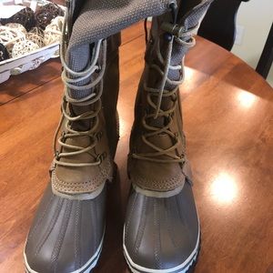Sorel Women's Conquest Carly Boots Size 10 NWOT